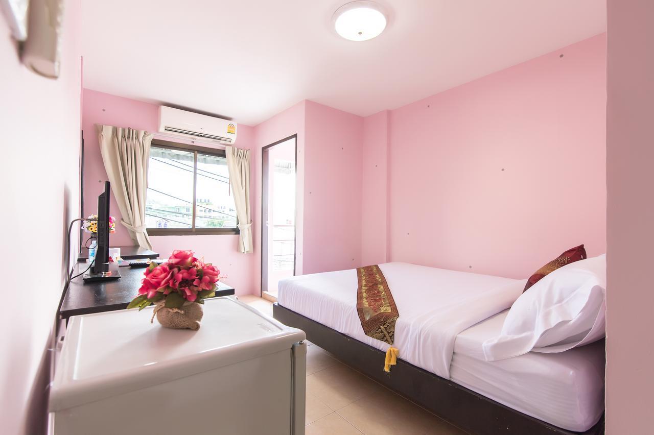 Full Stop. Hostel Patong Exterior photo